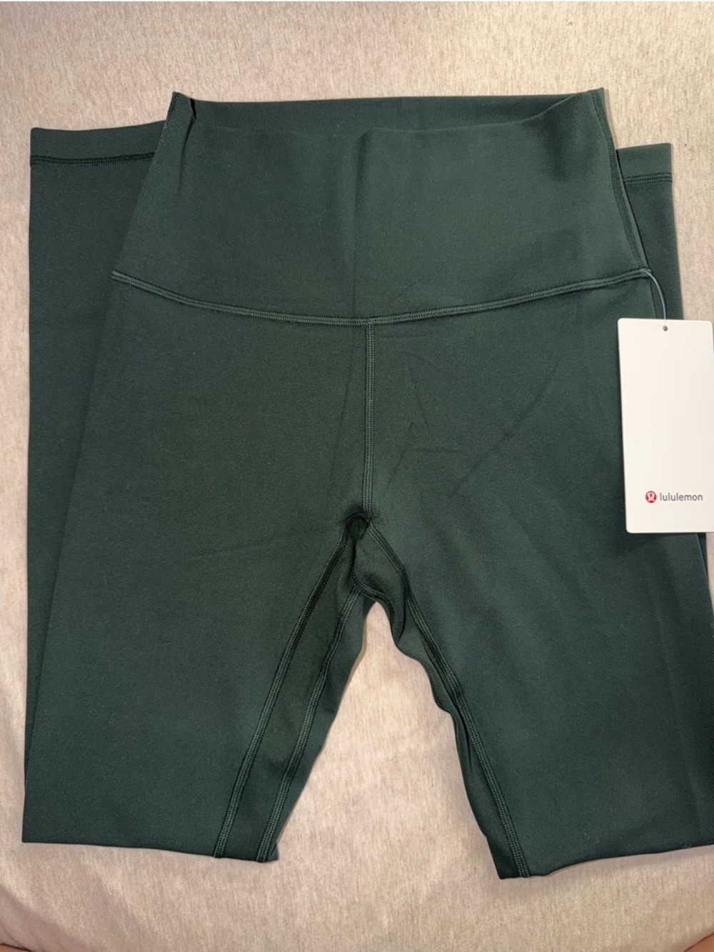 NWT 🍋 Lululemon 🍋  Align 28”  size 6 
Rainforest green